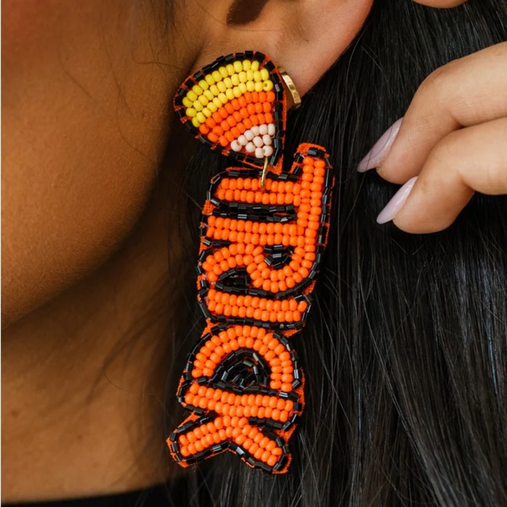 Pink Lily Trick or Treat Earrings, NWT - Picture 2 of 3
